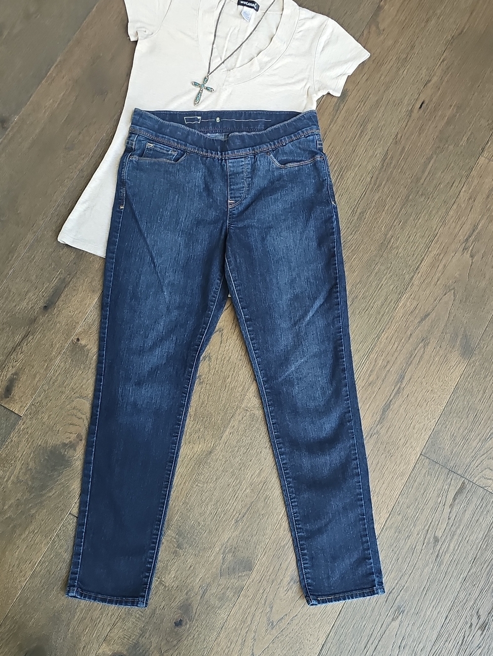 Levi’s Pull-On Skinny Jeans Size 6 | Dark Wash Stretch Jeggings | Like New